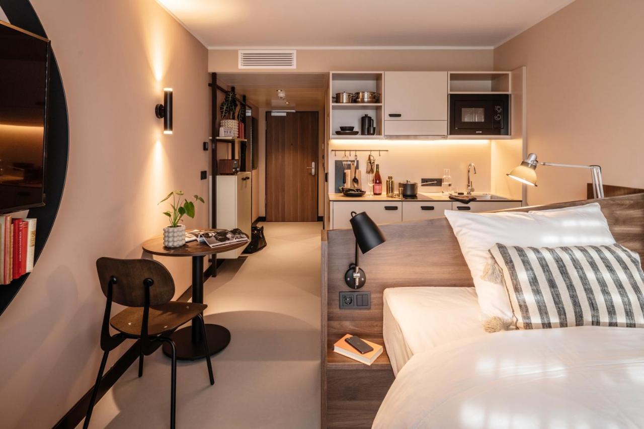Revo Apartahotel 4*