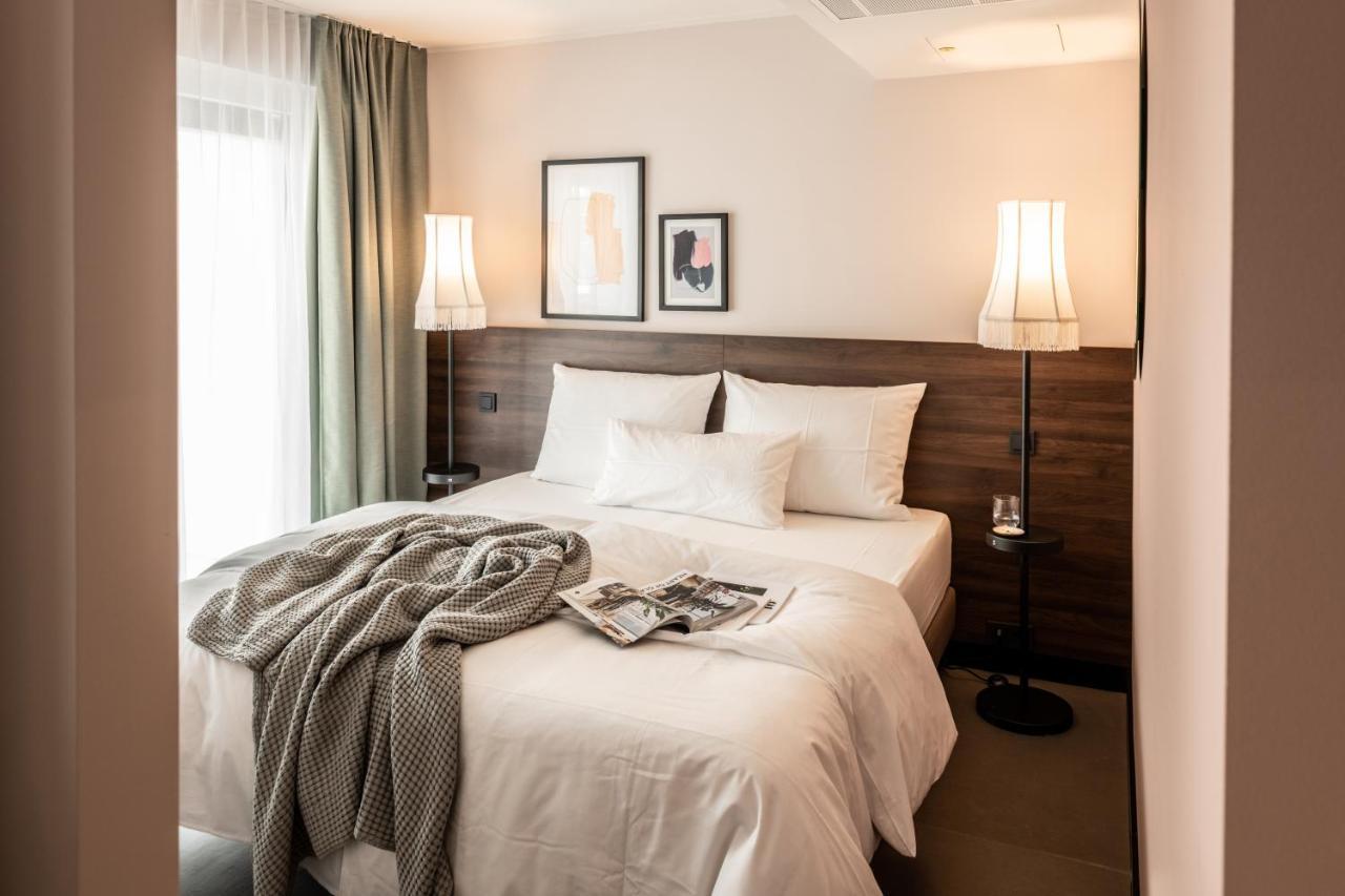Revo Apartahotel 4*