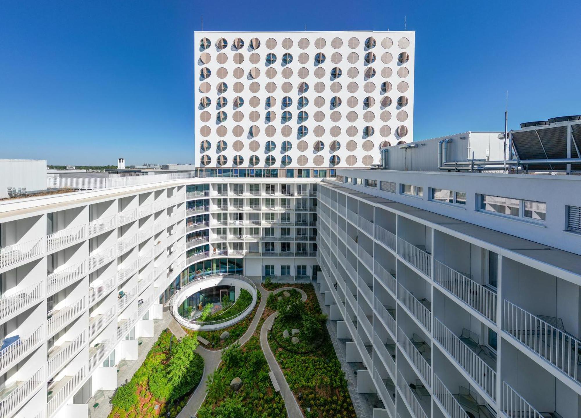 Revo Apartahotel 4*