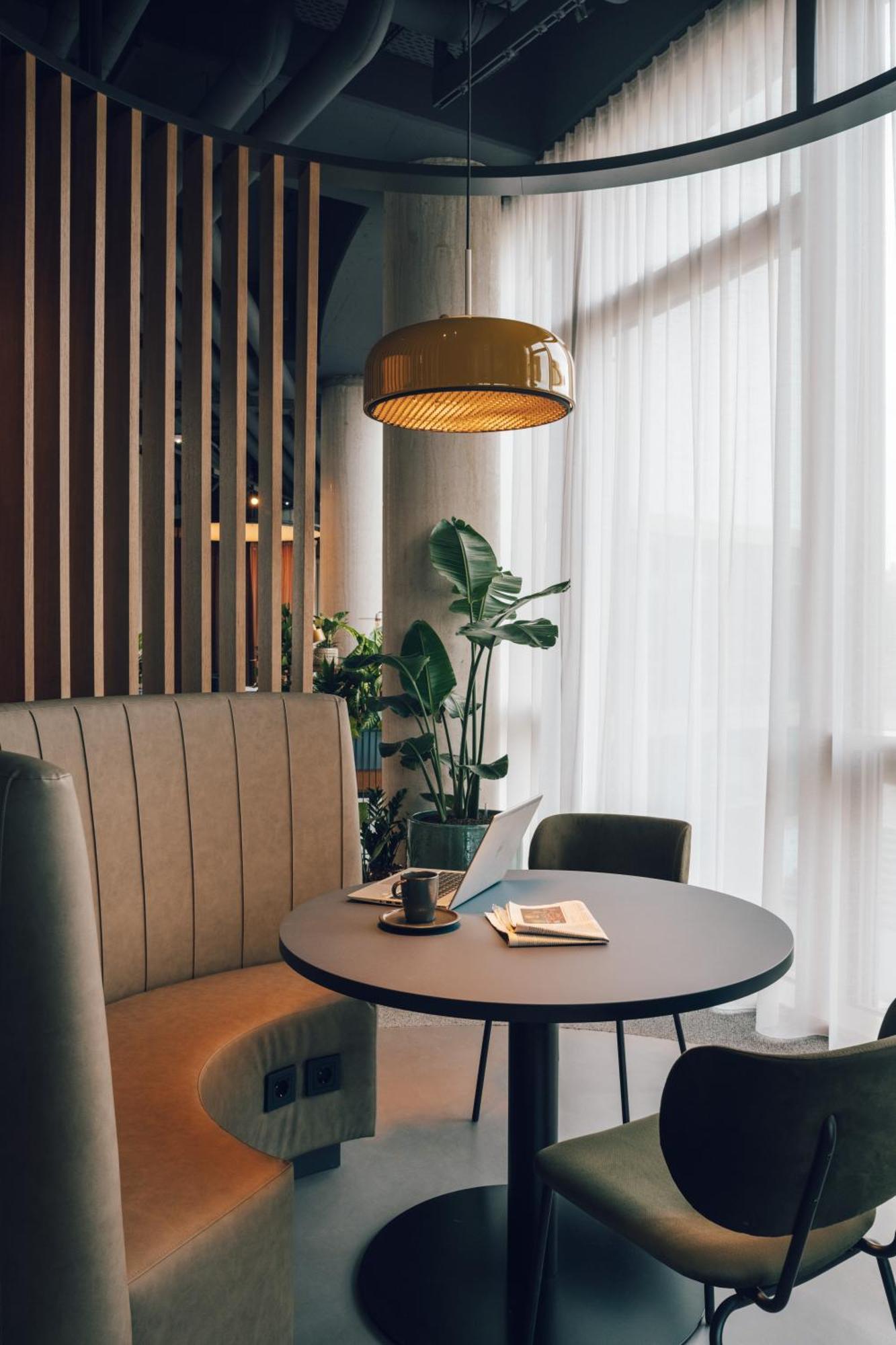 Revo Aparthotel 4*
